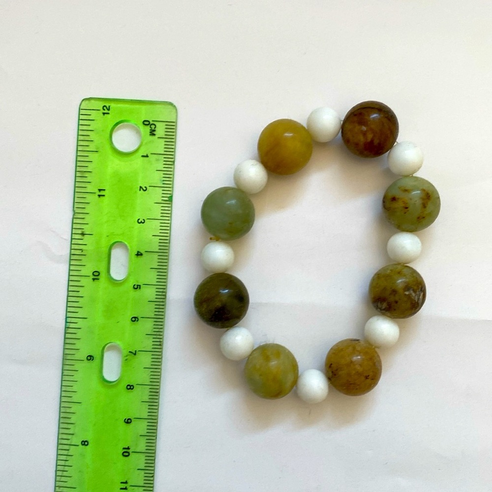 Semi-Precious Natural Healing Power Bracelet Green and White